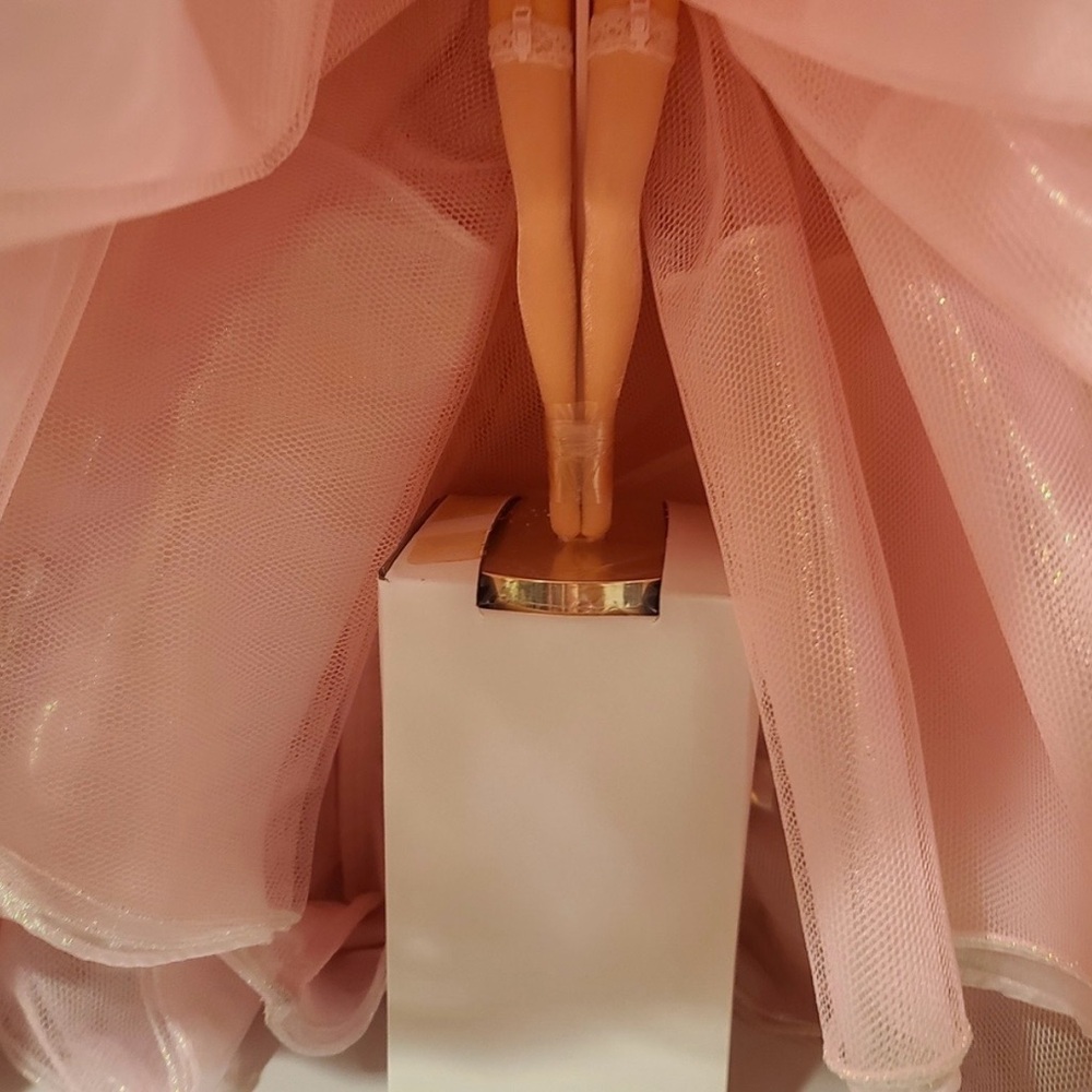 Barbie Pink Splendor in Luxurious Gown - Picture 3 of 8